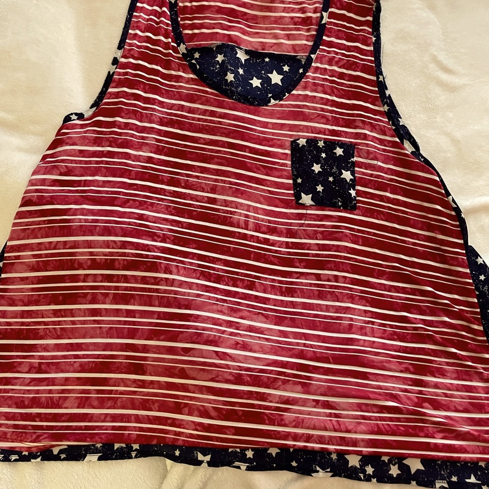 Patriotic printed tank top.